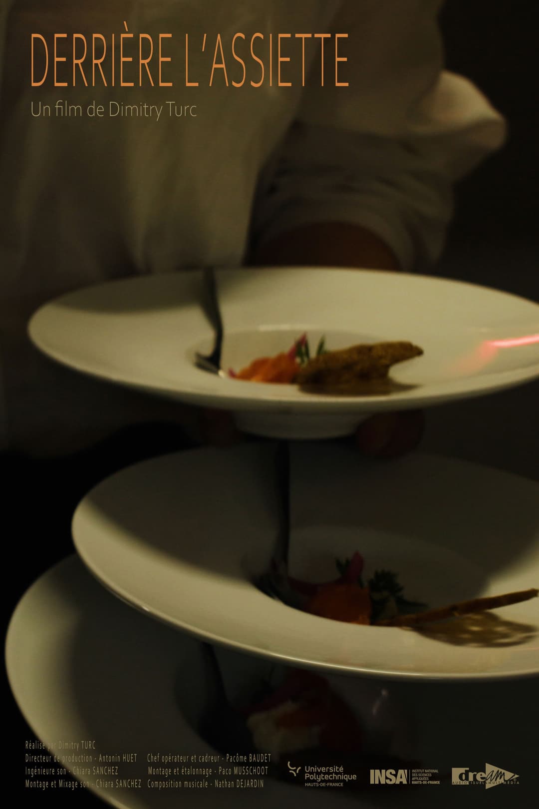 Derrière l'assiette